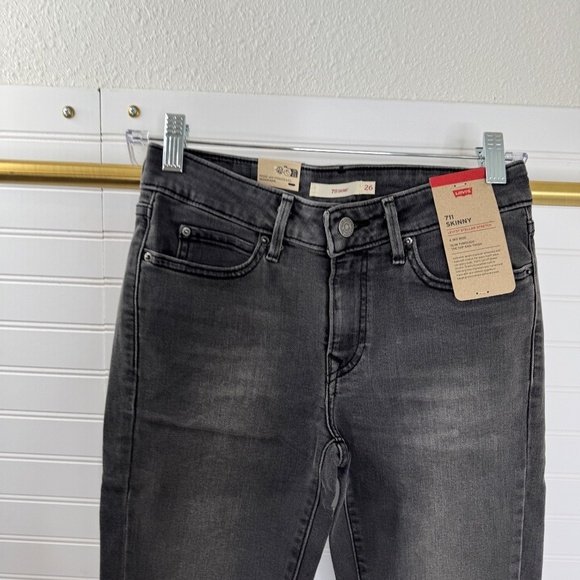 NEW Levi's 711 Skinny Jeans W26 L28 - Picture 2 of 8